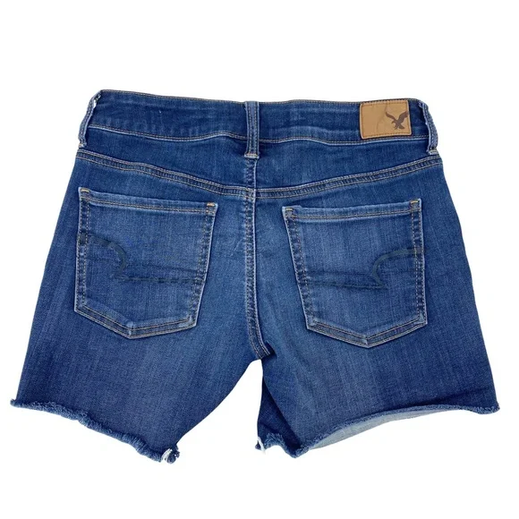 AEO Midi Super Super Stretch Denim X Cafe Cut Off Raw Hem Low Rise Shorts Size 4 - Picture 2 of 5